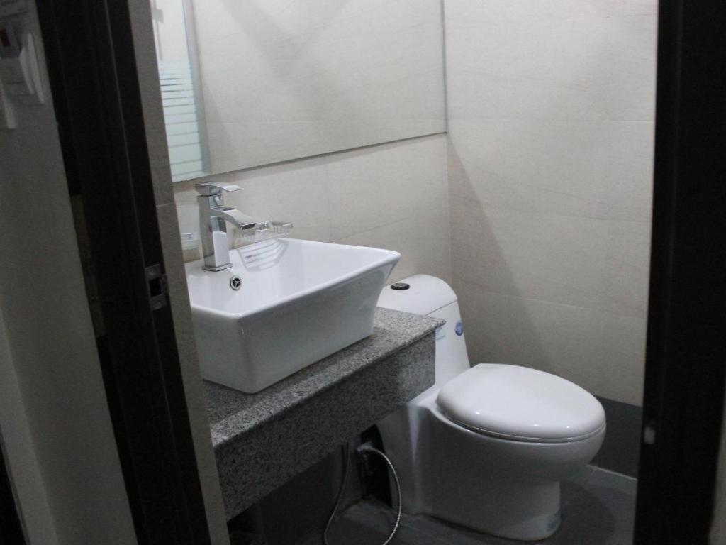 Cherry Midtown Hotel Olongapo Eksteriør billede