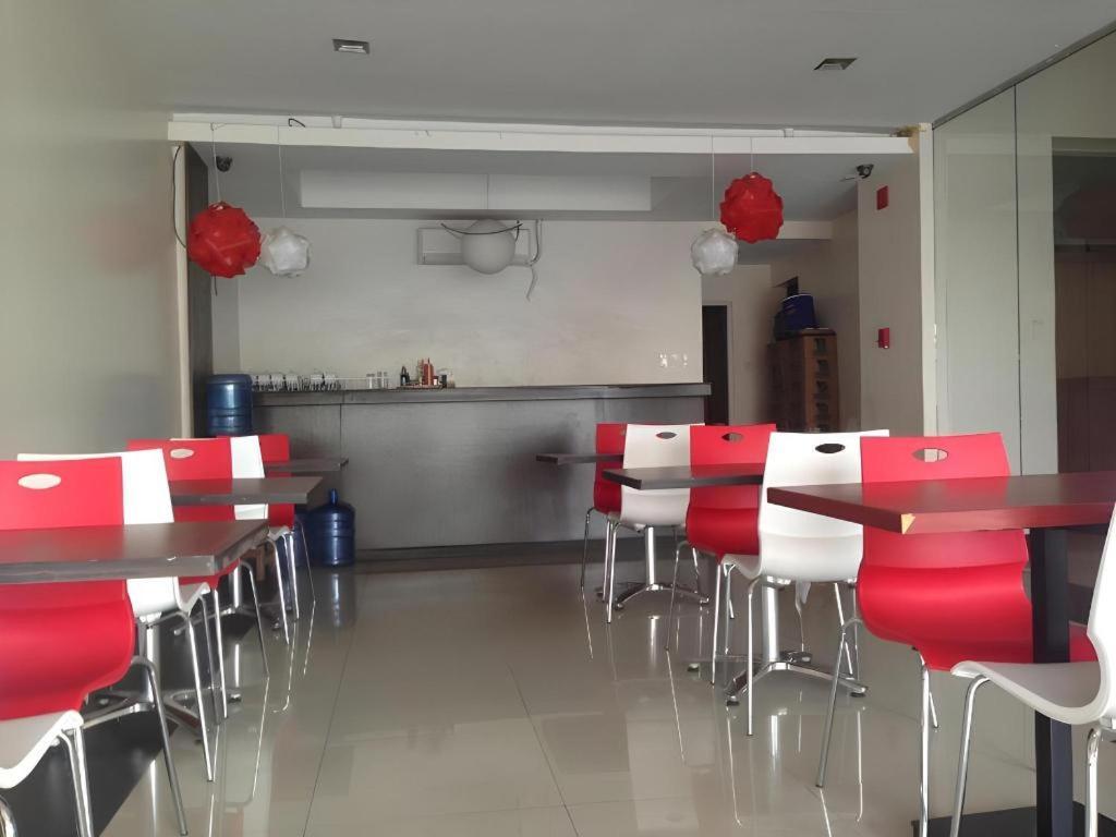 Cherry Midtown Hotel Olongapo Eksteriør billede