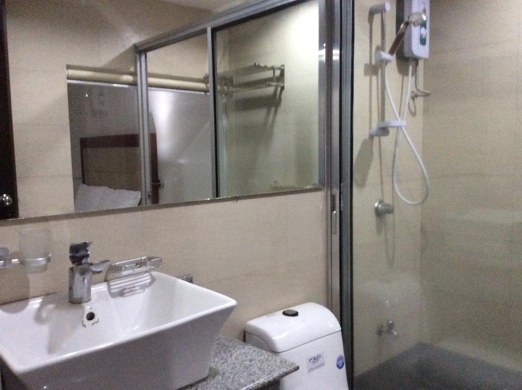 Cherry Midtown Hotel Olongapo Værelse billede