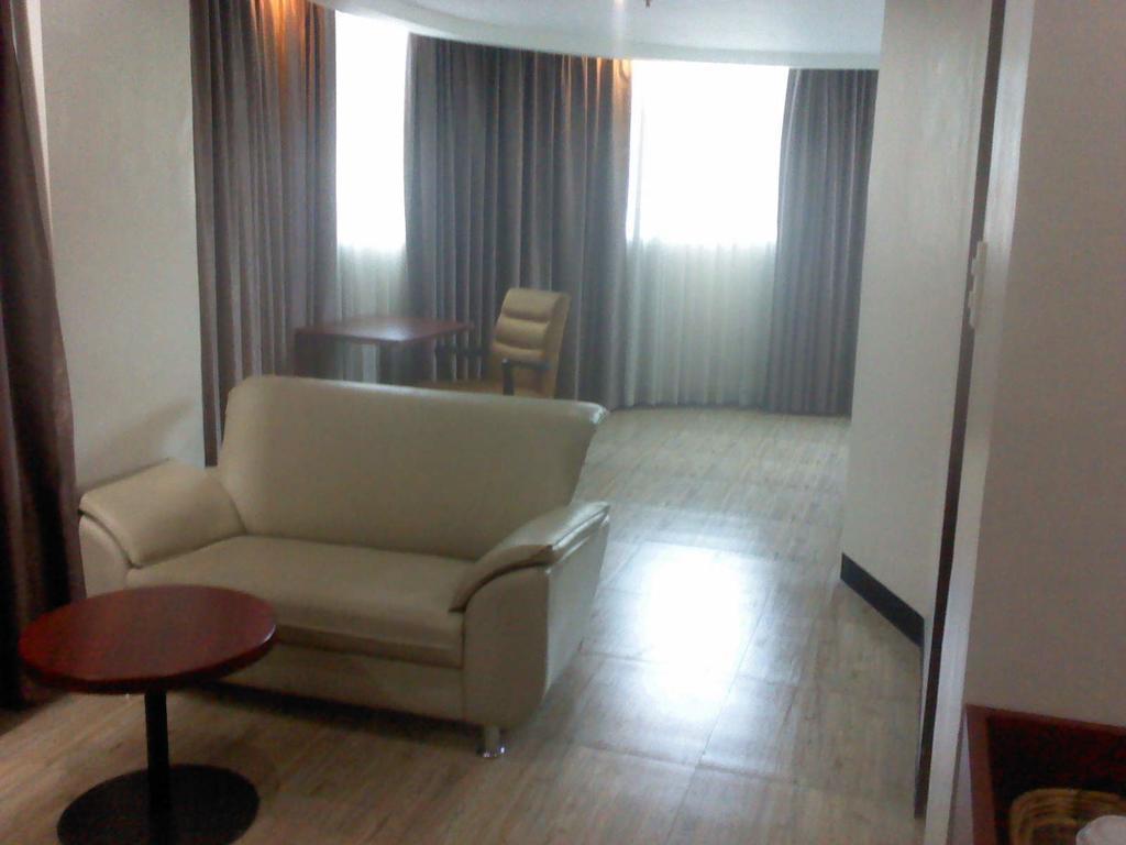 Cherry Midtown Hotel Olongapo Værelse billede