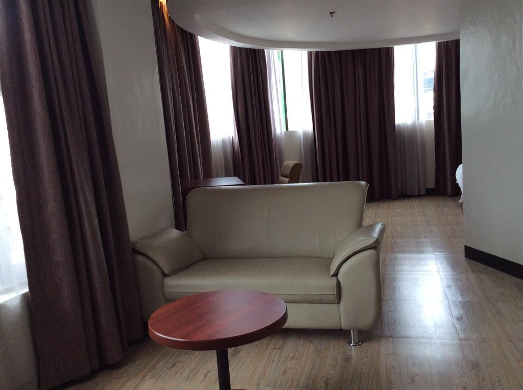 Cherry Midtown Hotel Olongapo Værelse billede