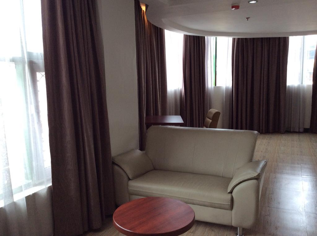 Cherry Midtown Hotel Olongapo Værelse billede