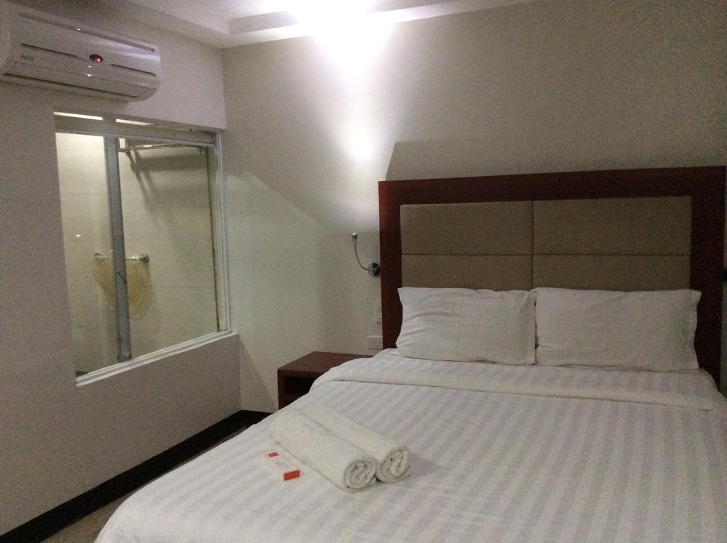 Cherry Midtown Hotel Olongapo Værelse billede
